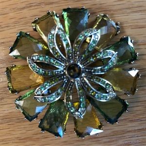 Vintage Green/Gold 2” brooch/pendant